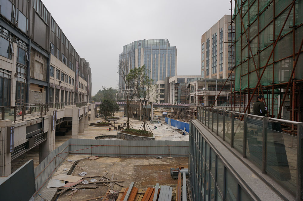 ���������������Ŀʩ���ֳ�һ��